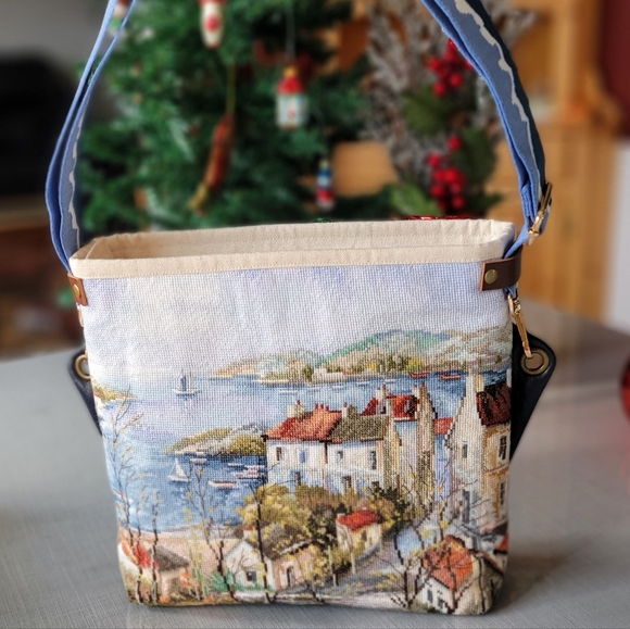 Handmade danier leather and needle point purse - Picture 7 of 7